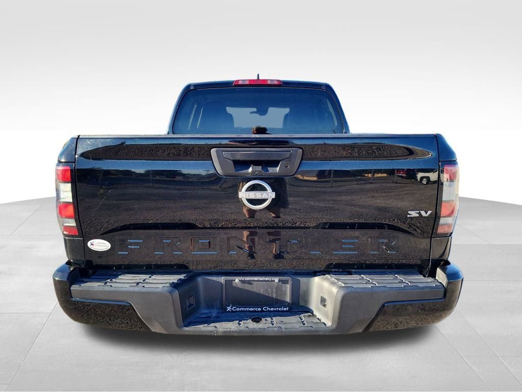 Used 2023 Nissan Frontier SV image 7