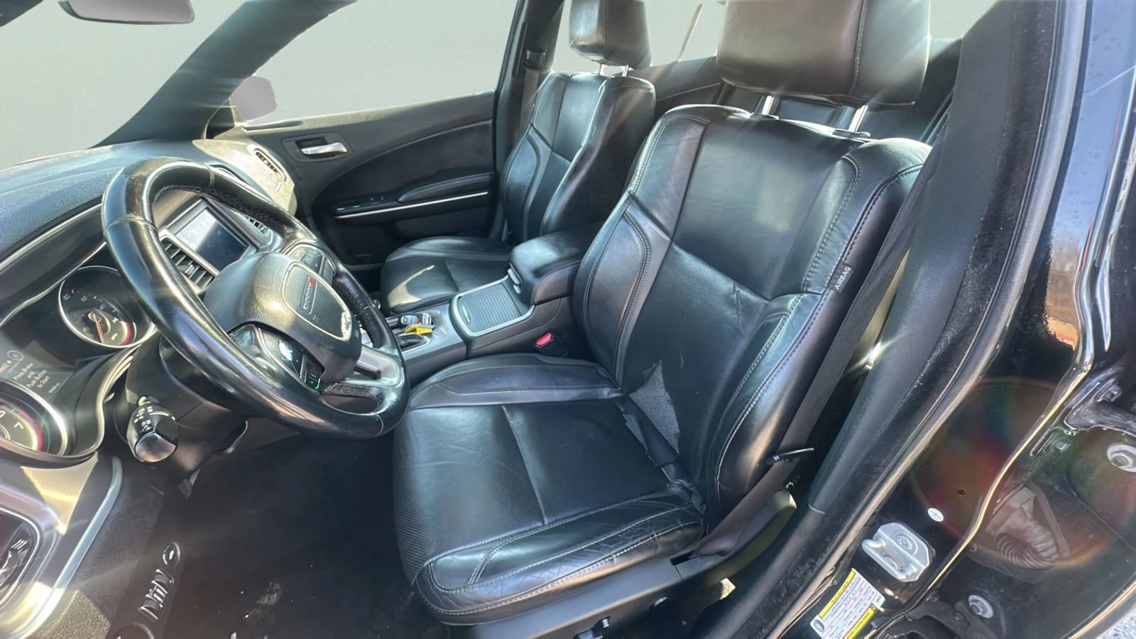 Used 2019 Dodge Charger SXT w/ Leather Interior Group RWD image 17