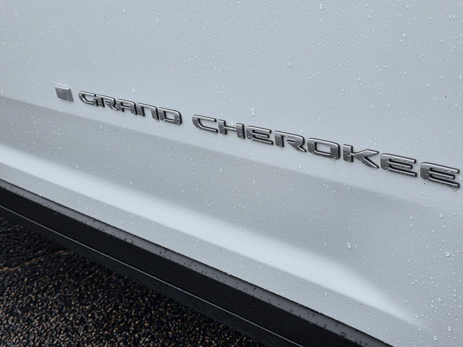 Certified 2025 Jeep Grand Cherokee Laredo X w/ Luxury Tech Group I AWD/4WD image 37