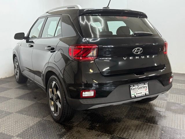 Certified 2023 Hyundai Venue SEL w/ Cargo Package image 9