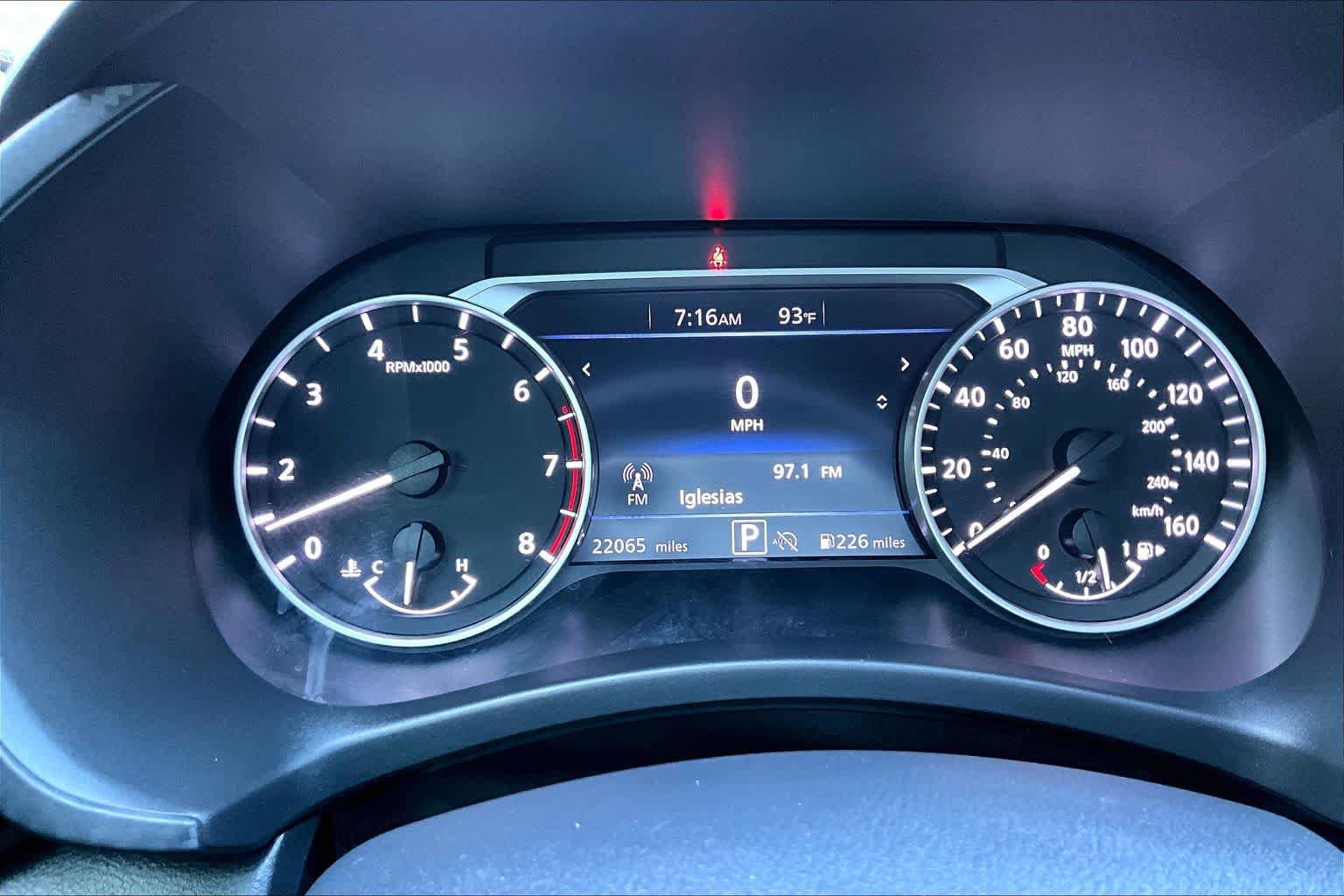 Used 2024 Nissan Sentra SV FWD image 25