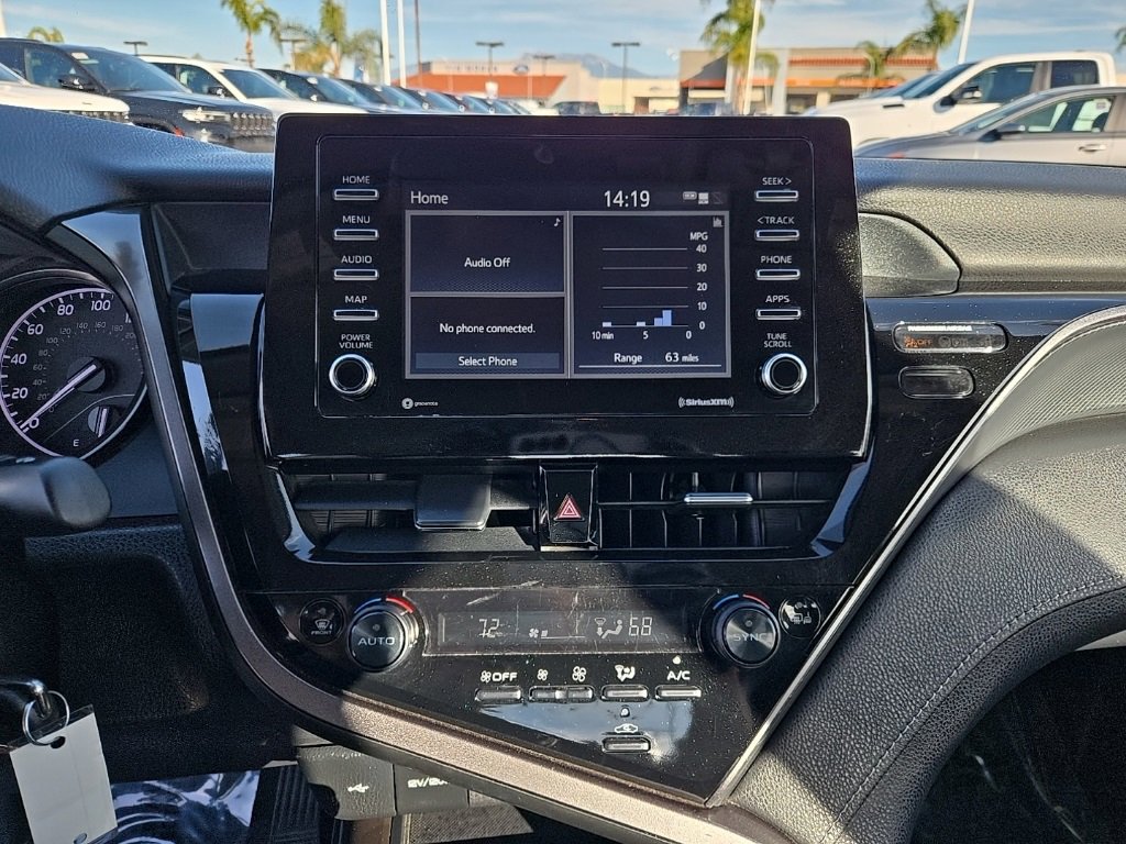 Used 2023 Toyota Camry SE image 18