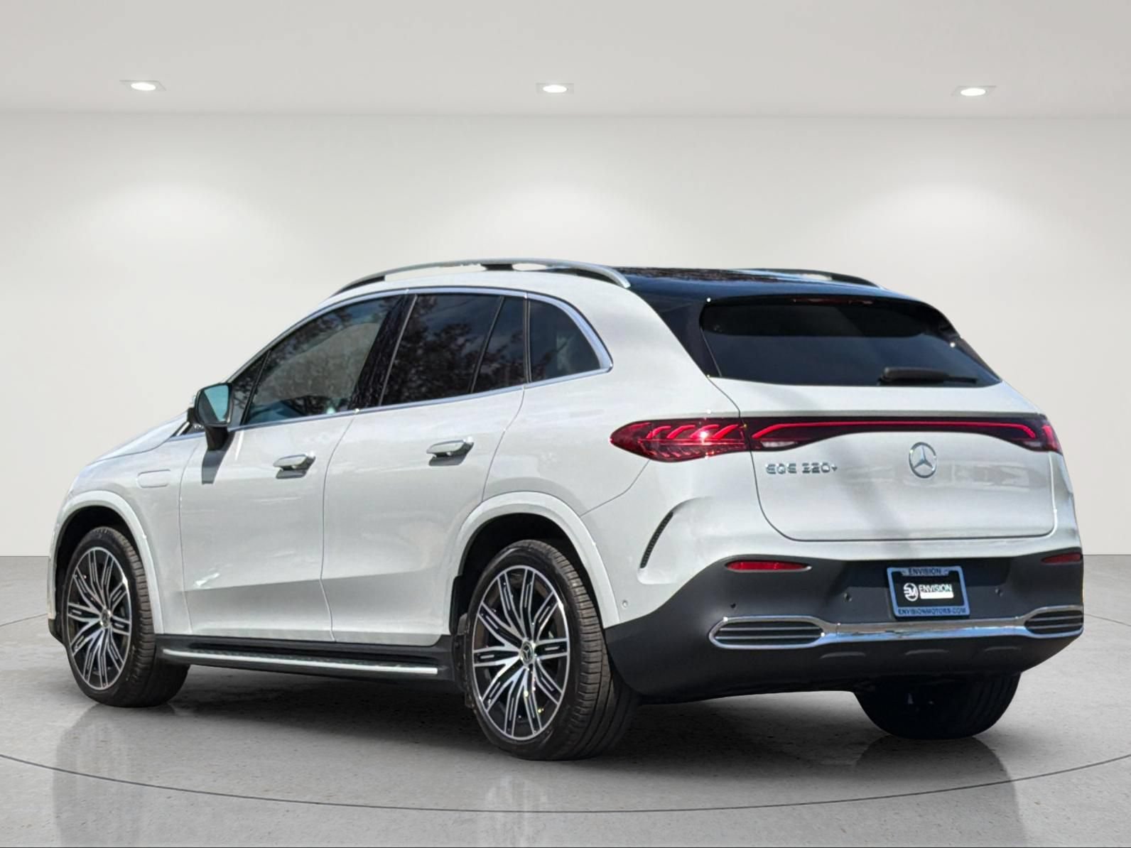 New 2027 Mercedes-Benz EQE 320+ SUV image 3