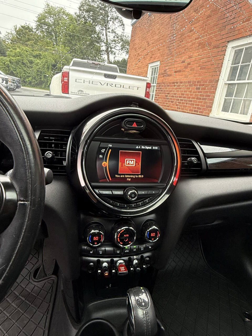 Used 2019 MINI Cooper 4-Door Hardtop image 8