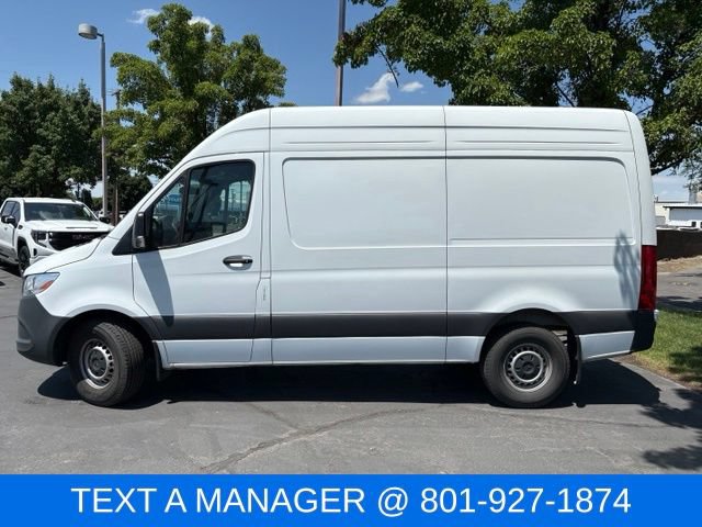 Used 2025 Mercedes-Benz Sprinter 2500 image 3