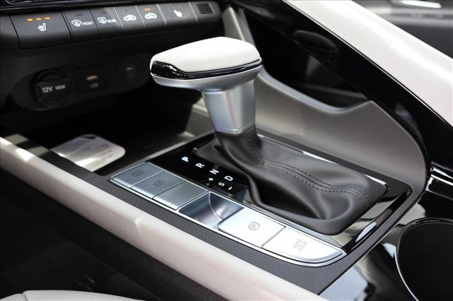 New 2026 Hyundai Elantra Limited FWD image 21