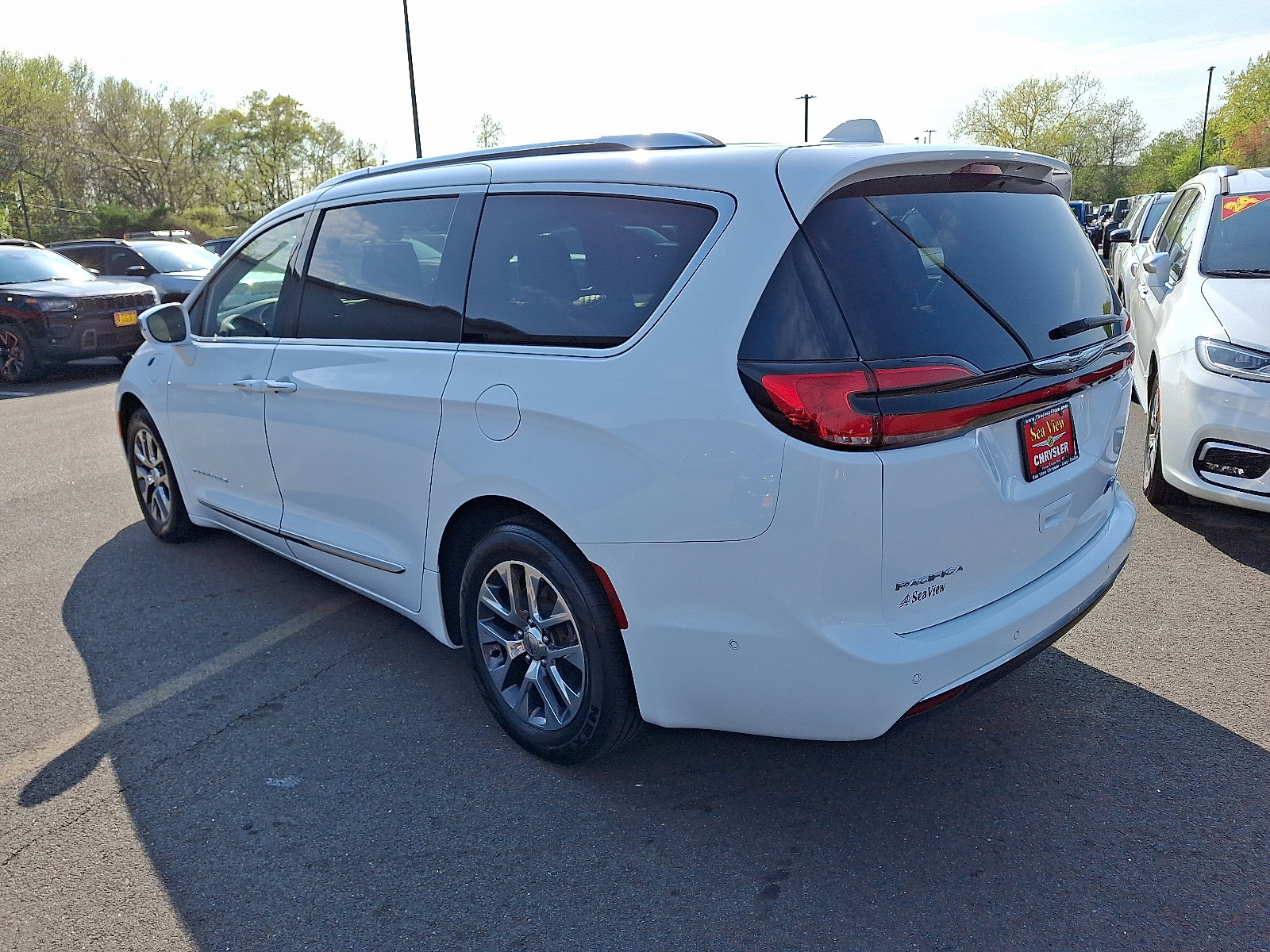 Certified 2022 Chrysler Pacifica Pinnacle FWD image 4