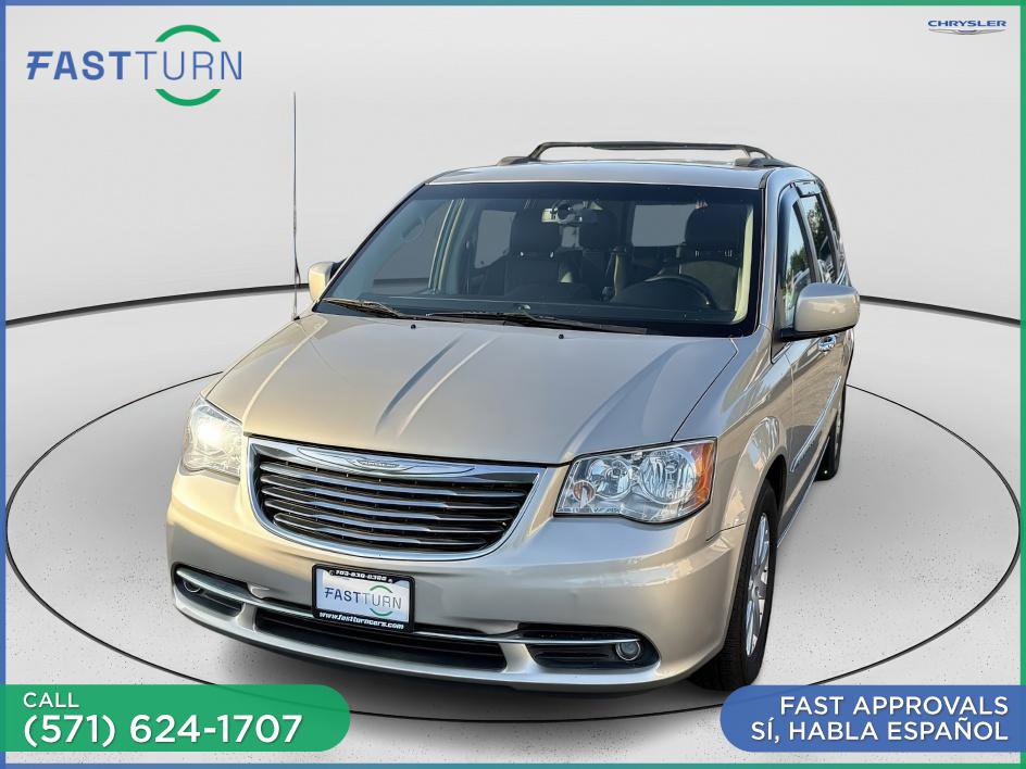 Used 2015 Chrysler Town & Country Touring image 1