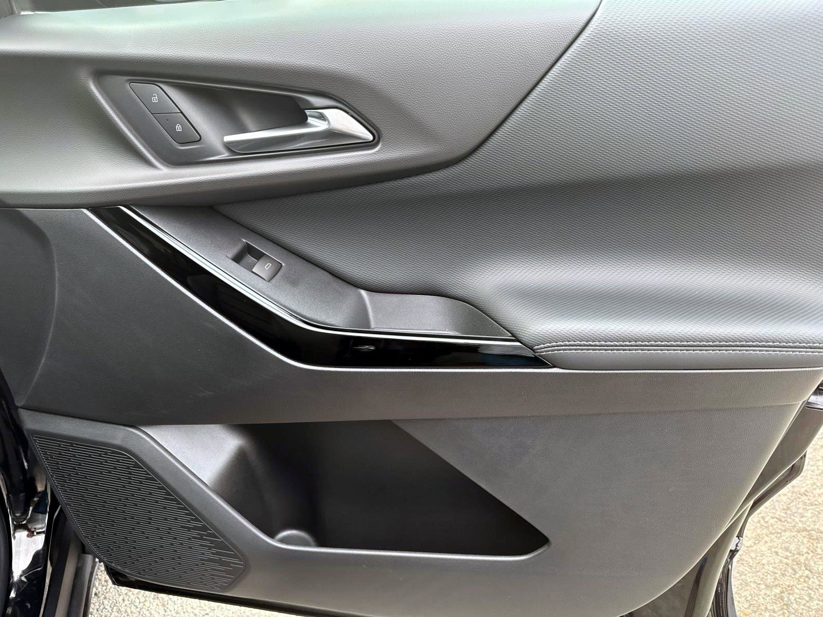 New 2026 Chevrolet Equinox LT w/ Convenience Package II image 6