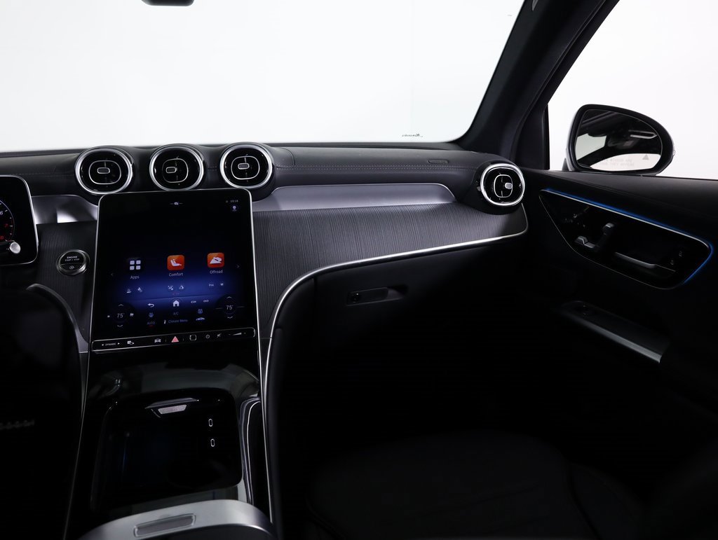 Certified 2025 Mercedes-Benz GLC 300 4MATIC image 35