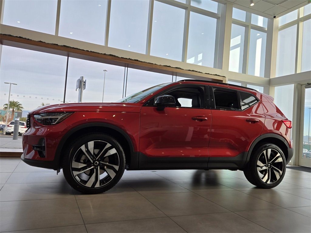 New 2025 Volvo XC40 B5 Ultra w/ Climate Package image 2