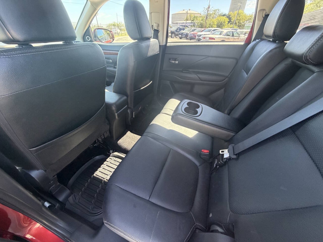 Used 2015 Mitsubishi Outlander SE FWD image 9