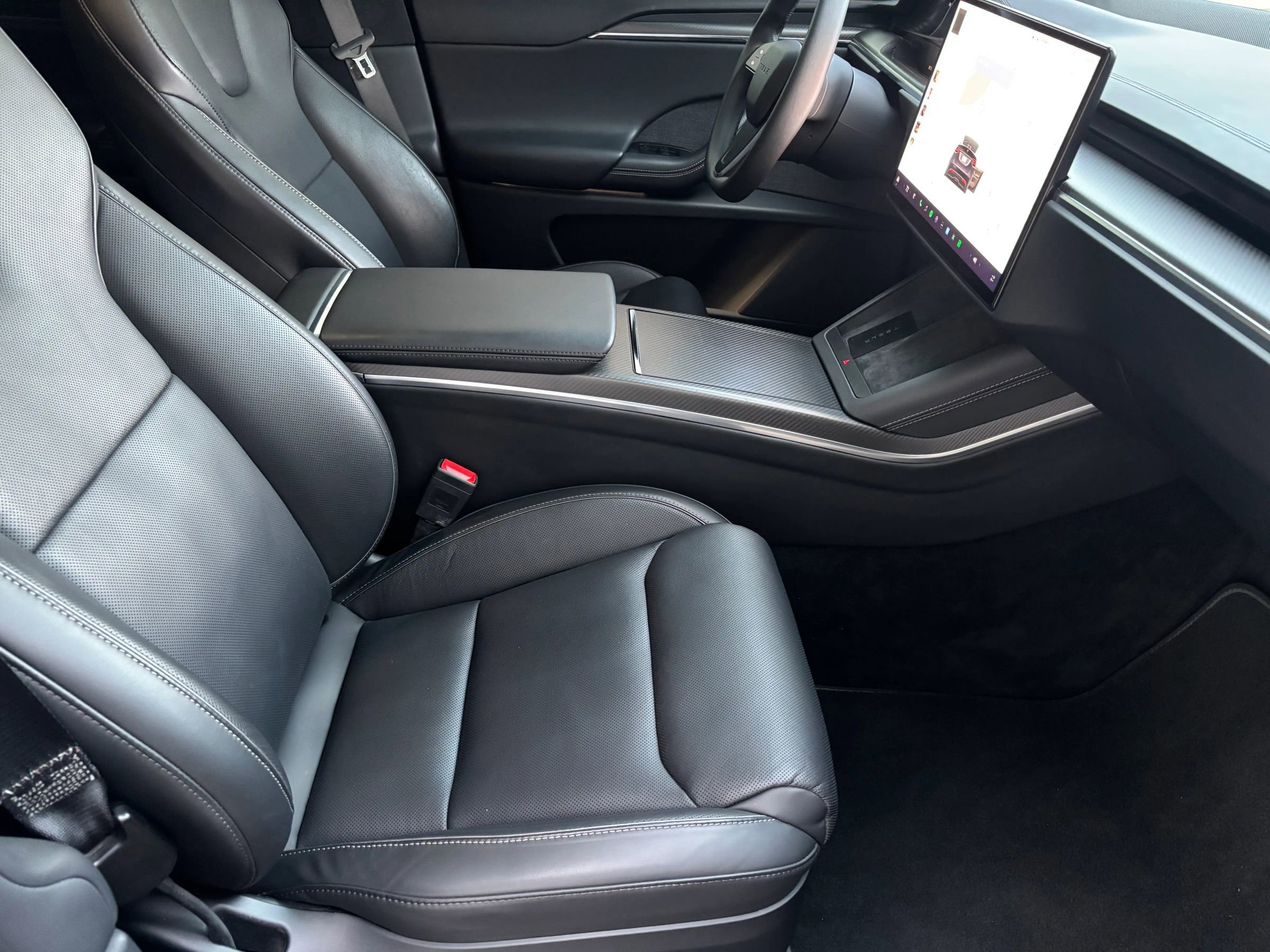 Used 2024 Tesla Model X Plaid image 13