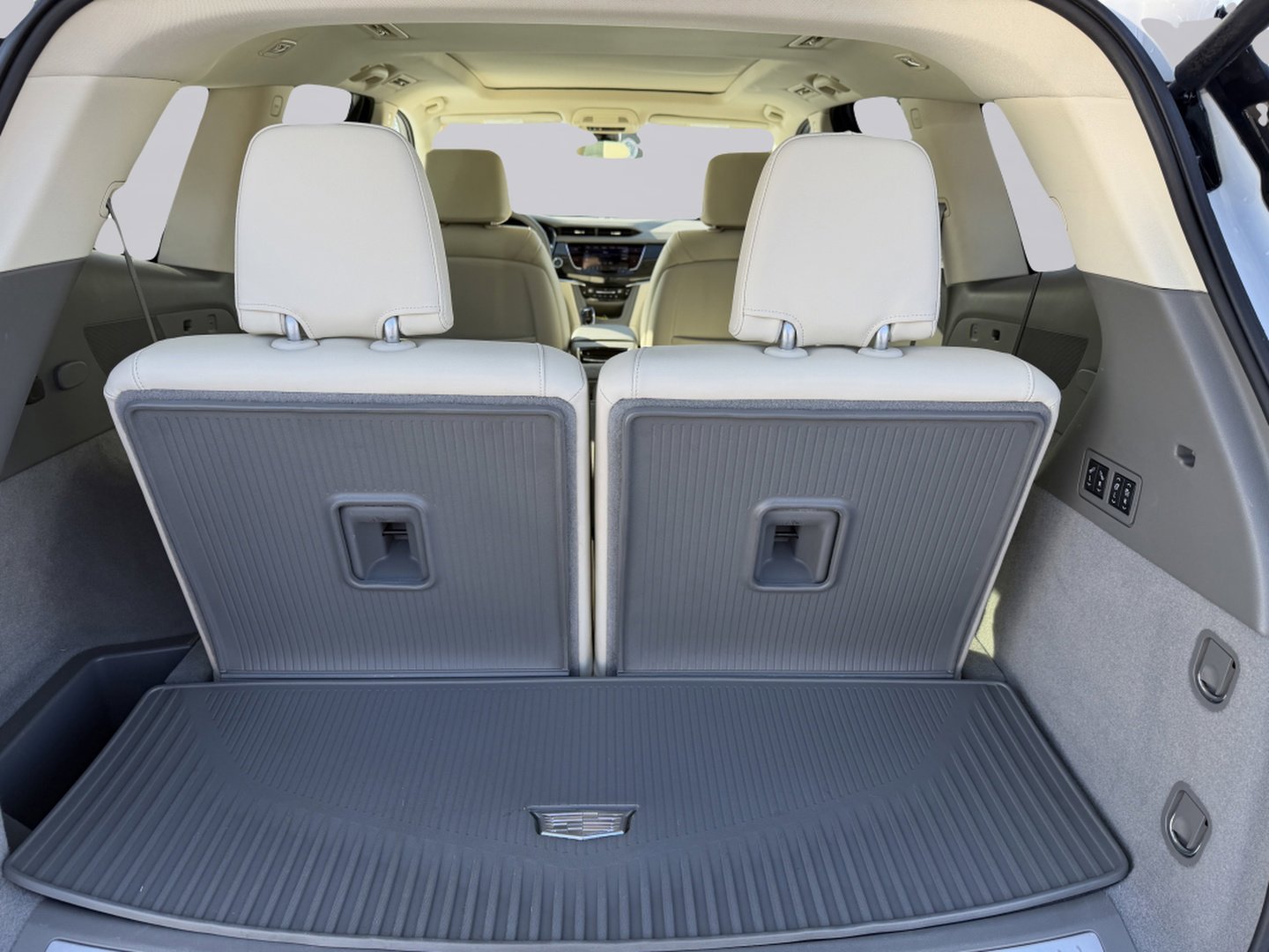 Certified 2025 Cadillac XT6 Premium Luxury w/ LPO, Floor Liner Package image 13