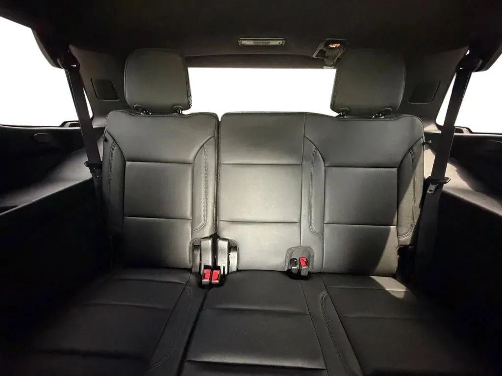 Used 2024 Chevrolet Tahoe Z71 w/ Luxury Package AWD/4WD image 31