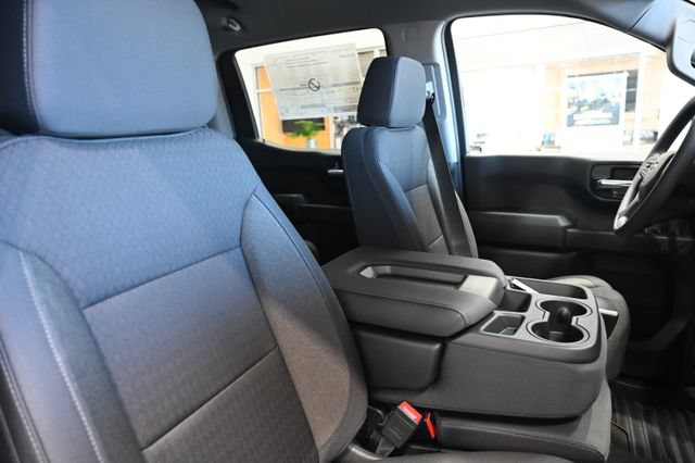 New 2026 Chevrolet Silverado 1500 Custom Trail Boss w/ LPO, Dark Essentials Package AWD/4WD image 9