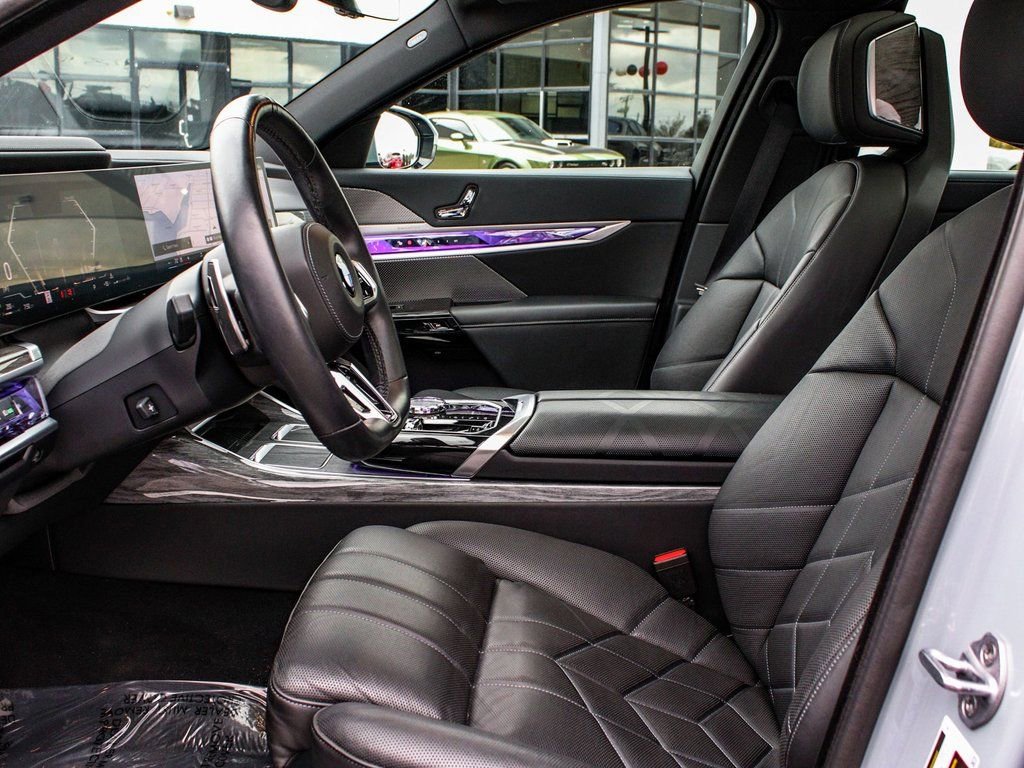 Used 2025 BMW 740i xDrive image 36
