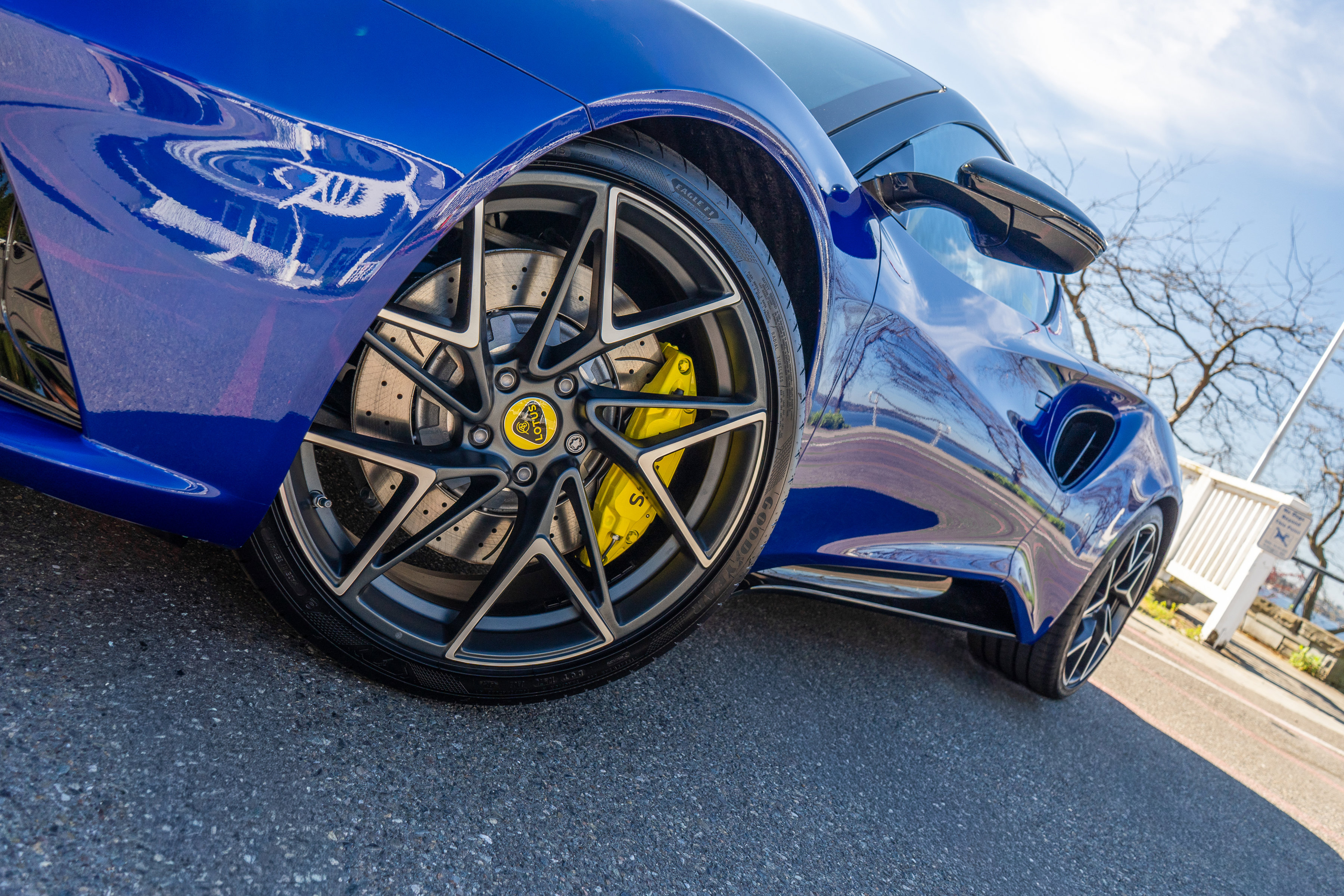 New 2026 Lotus Emira SE image 4