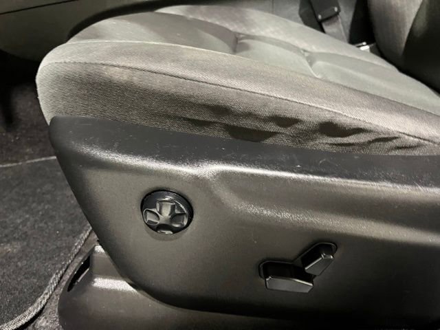 Used 2018 Jeep Grand Cherokee Laredo AWD/4WD image 38