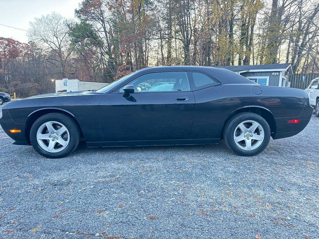 Used 2010 Dodge Challenger SE image 7