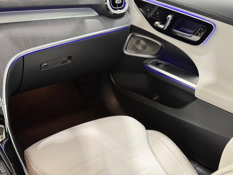 New 2026 Mercedes-Benz C 300 4MATIC Sedan image 9