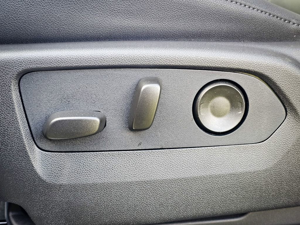 New 2026 GMC Sierra 2500 SLT w/ SLT Premium Package image 18