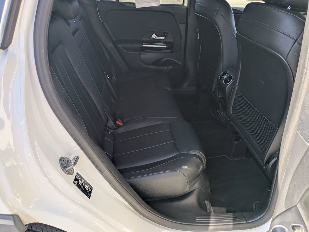 Used 2021 Mercedes-Benz GLA 250 w/ Premium Package image 33