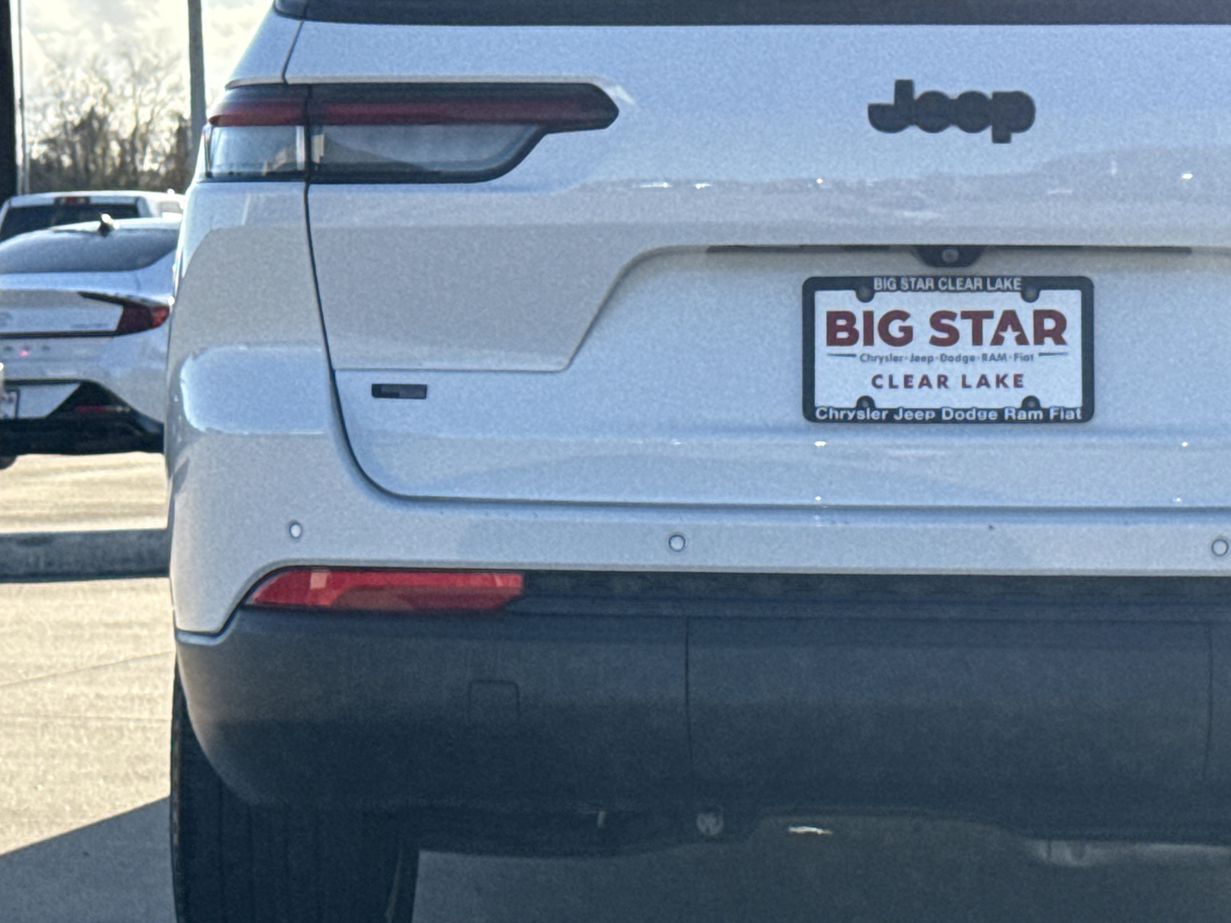 Used 2023 Jeep Grand Cherokee L Limited w/ Luxury Tech Group II image 12