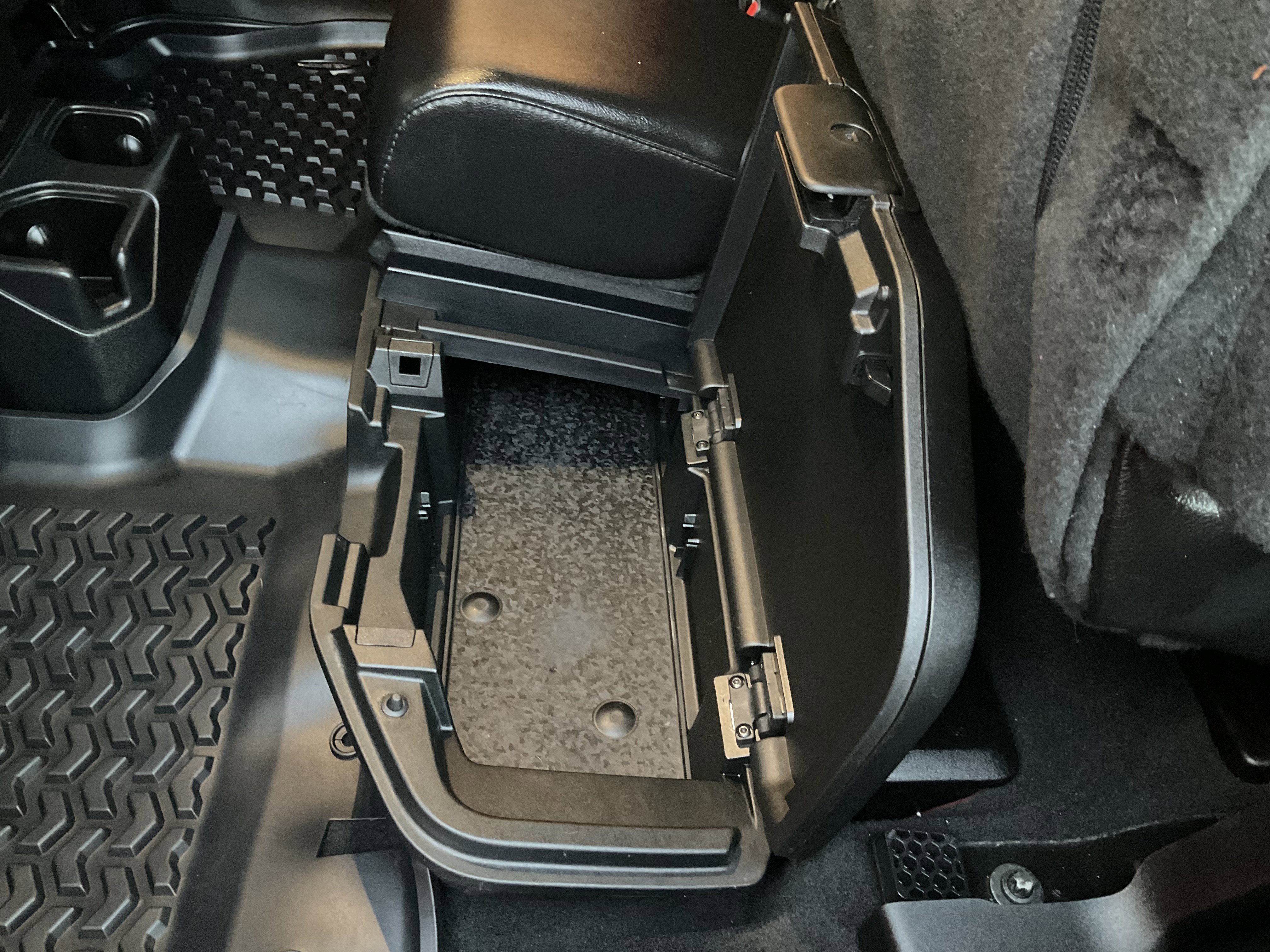 Used 2020 Jeep Gladiator Rubicon w/ Advanced Safety Group image 45