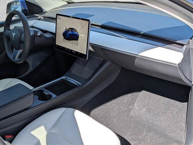 Used 2025 Tesla Model Y Performance AWD/4WD image 23
