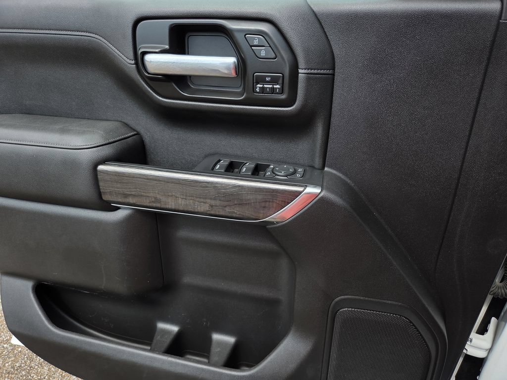 Used 2021 Chevrolet Silverado 1500 LTZ AWD/4WD image 20