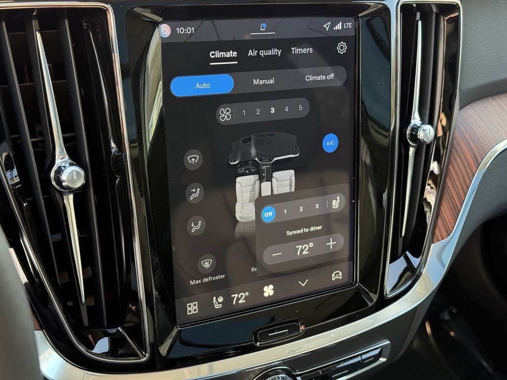 New 2026 Volvo V60 B5 Cross Country Plus w/ Protection Package Premier image 22