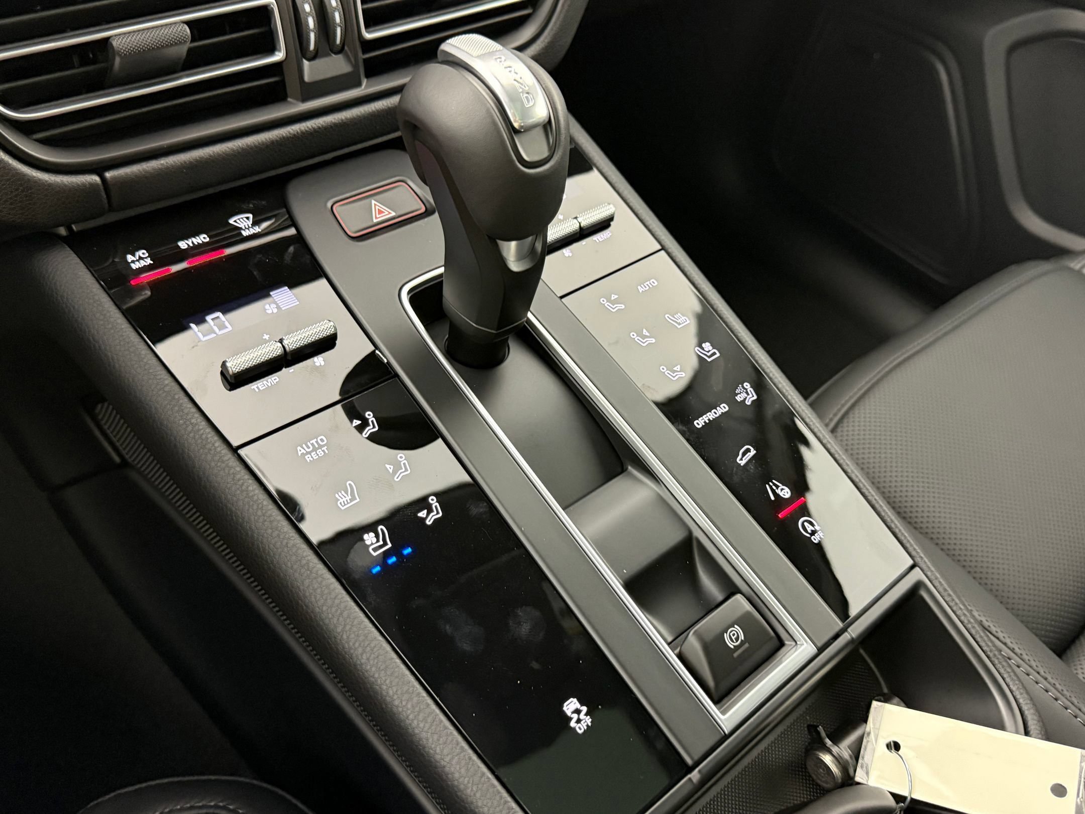 Certified 2026 Porsche Macan AWD/4WD image 22