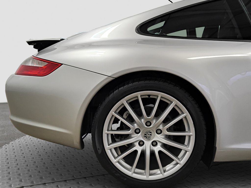 Used 2005 Porsche 911 Carrera RWD image 17