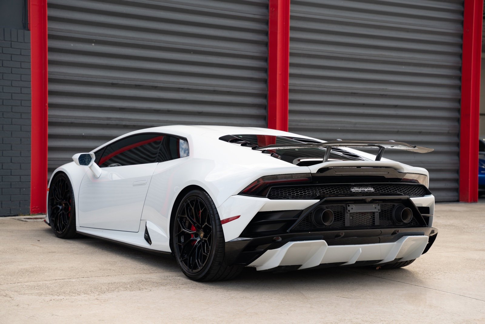Used 2021 Lamborghini Huracan EVO image 12