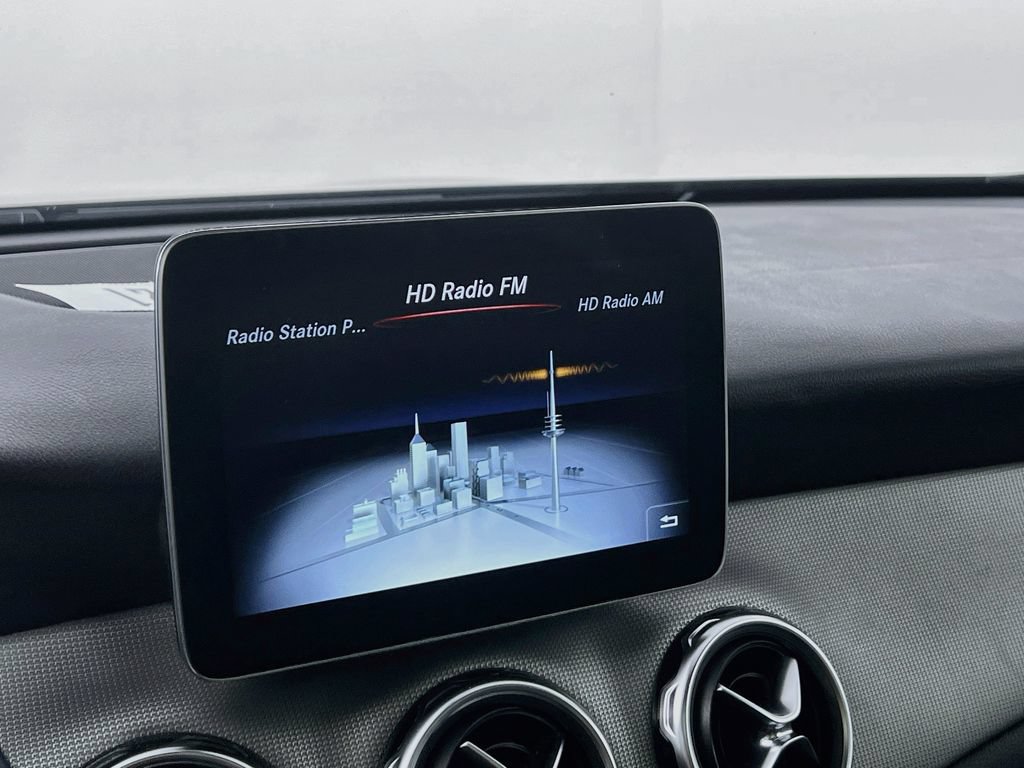 Used 2020 Mercedes-Benz GLA 250 4MATIC image 13