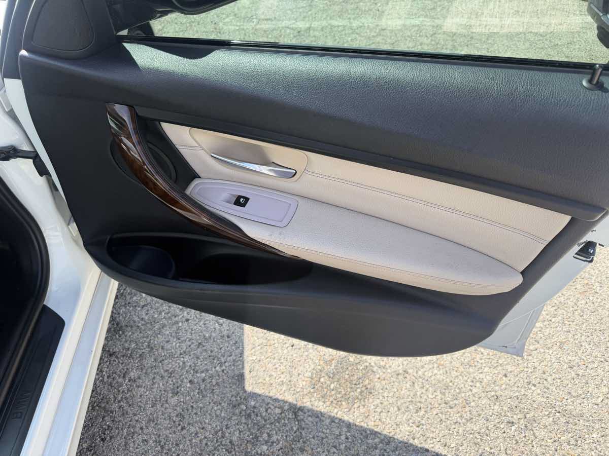 Used 2015 BMW 328i Sedan RWD image 18