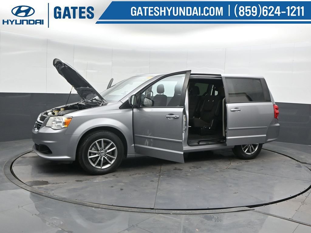 Used 2016 Dodge Grand Caravan SE image 57