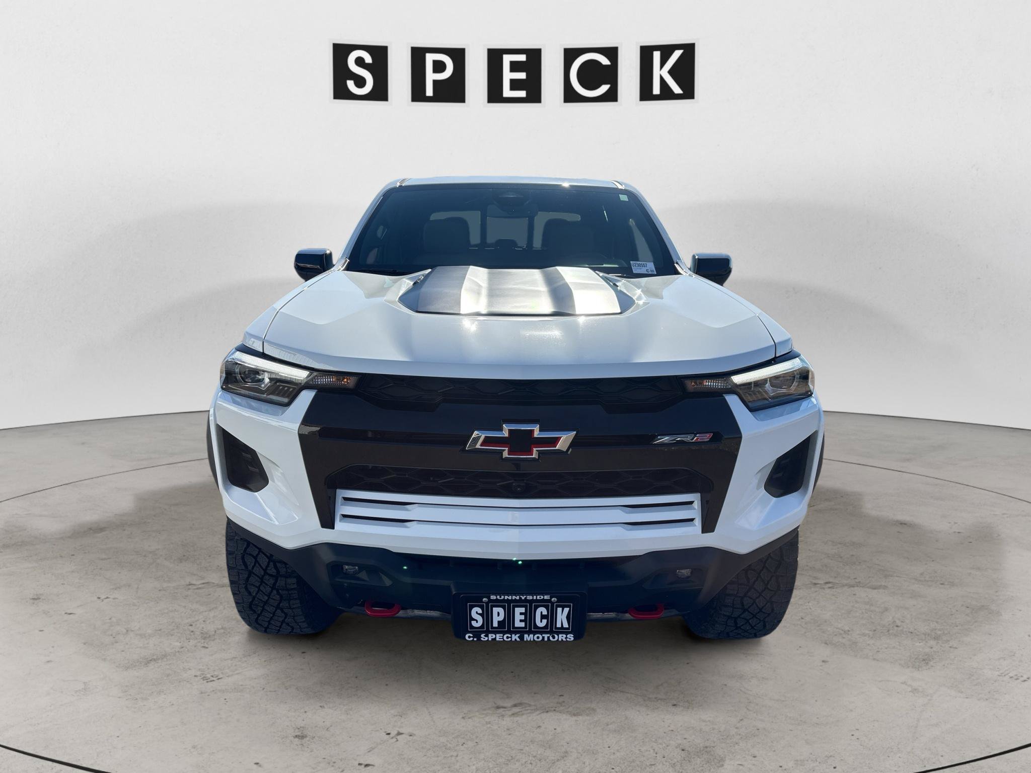 Used 2025 Chevrolet Colorado ZR2 w/ Midnight Edition AWD/4WD image 8