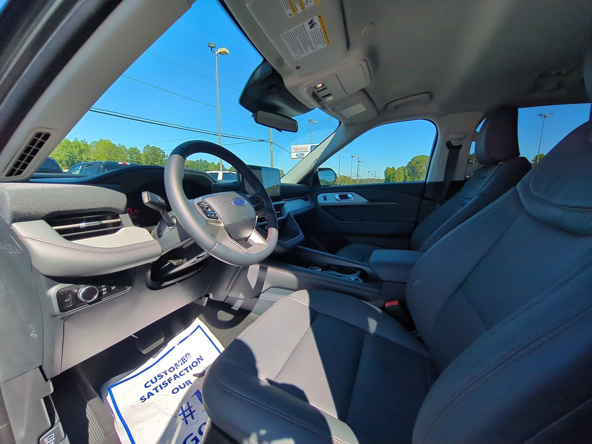 Used 2026 Ford Explorer Active RWD image 13