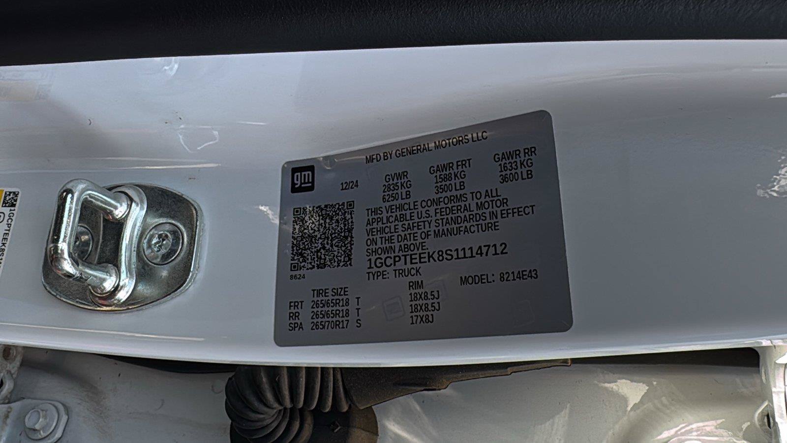 Used 2025 Chevrolet Colorado Trail Boss AWD/4WD image 16