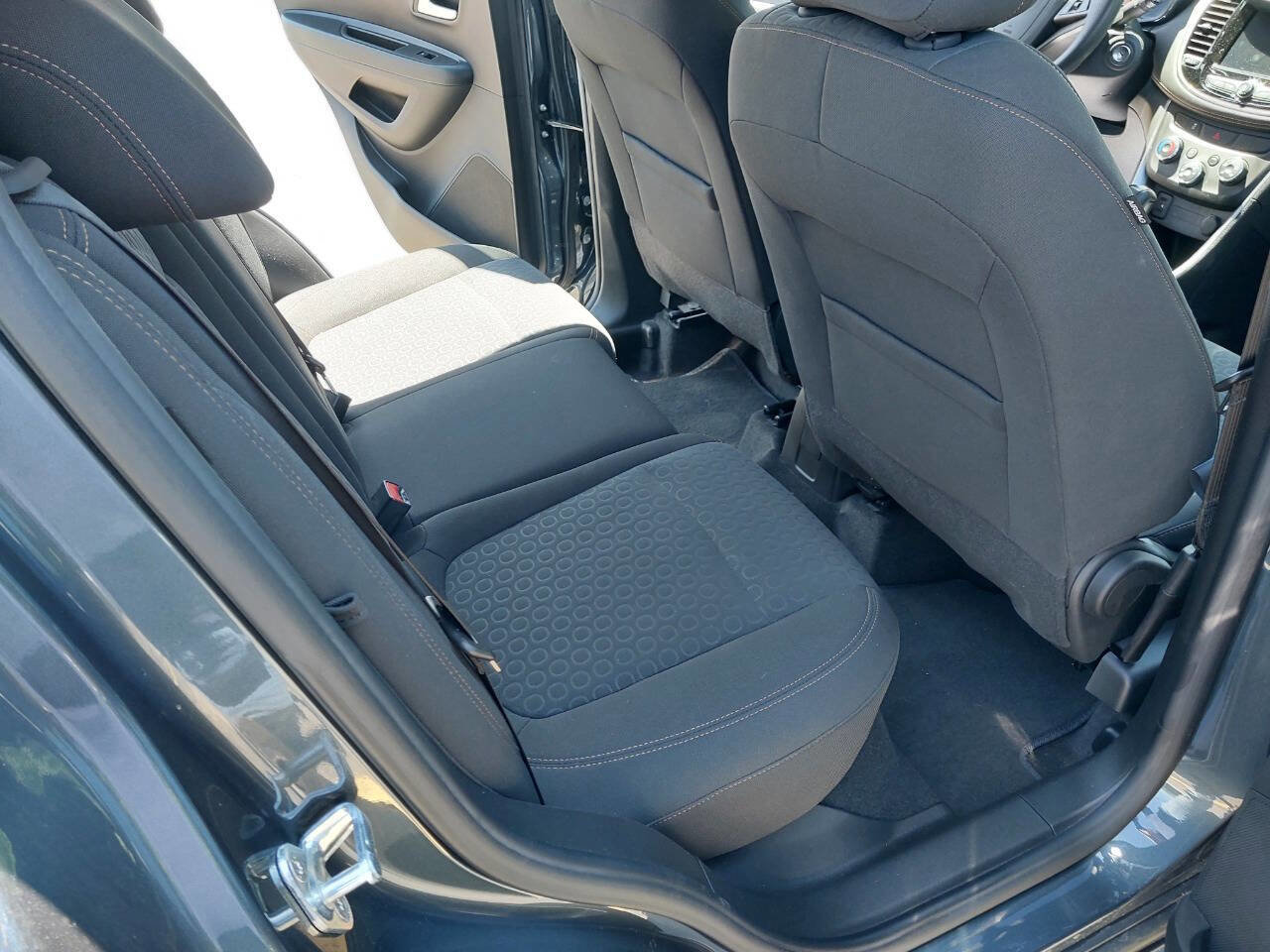 Used 2022 Chevrolet Trax LS w/ Tint and Cruise Package image 11