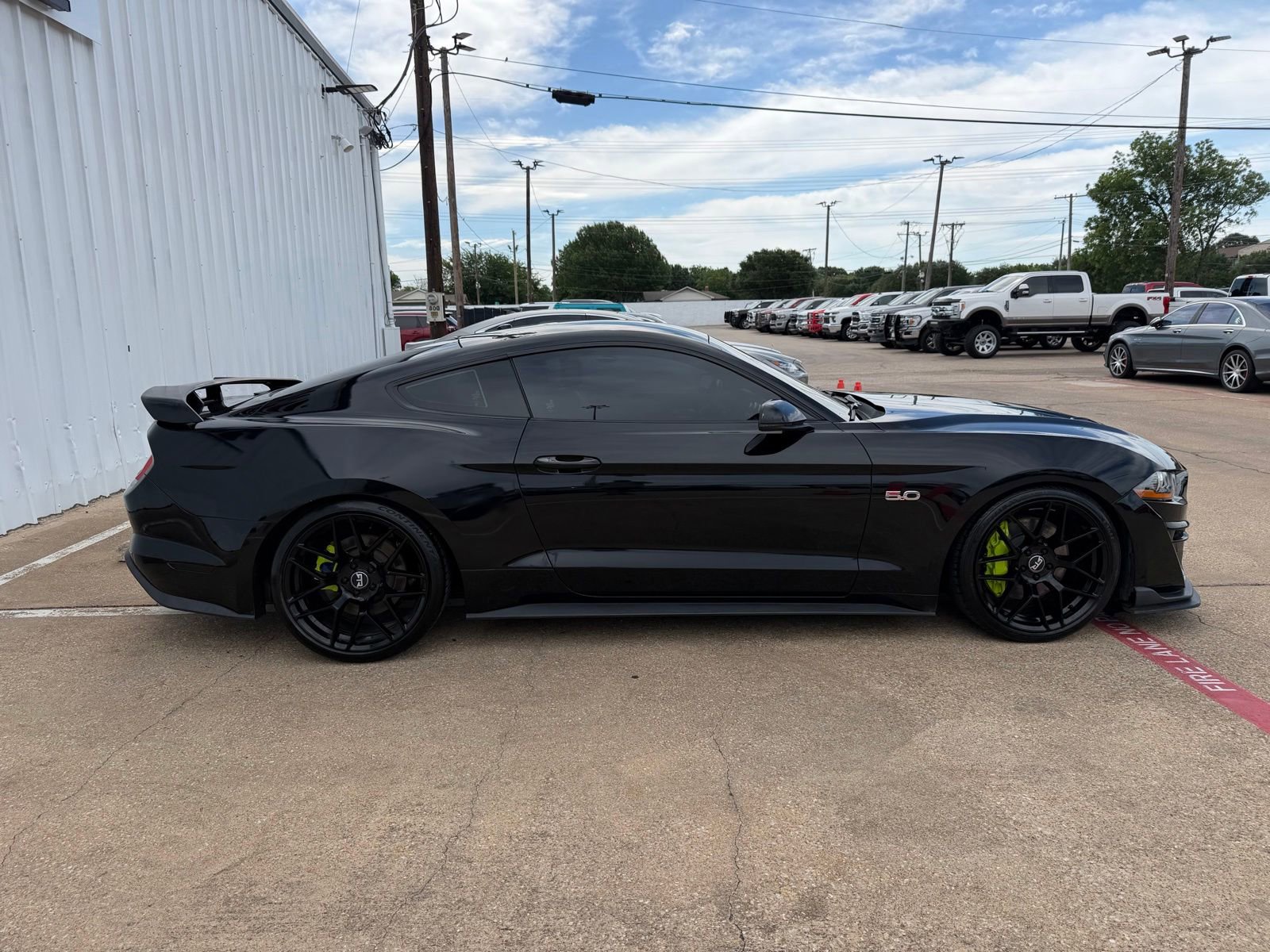 Used 2019 Ford Mustang GT Premium w/ Equipment Group 401A RWD image 8