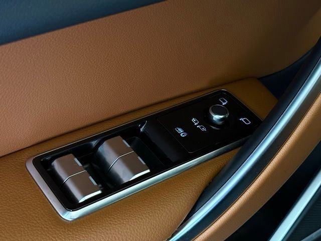 New 2024 Jaguar XF R-Dynamic SE image 25