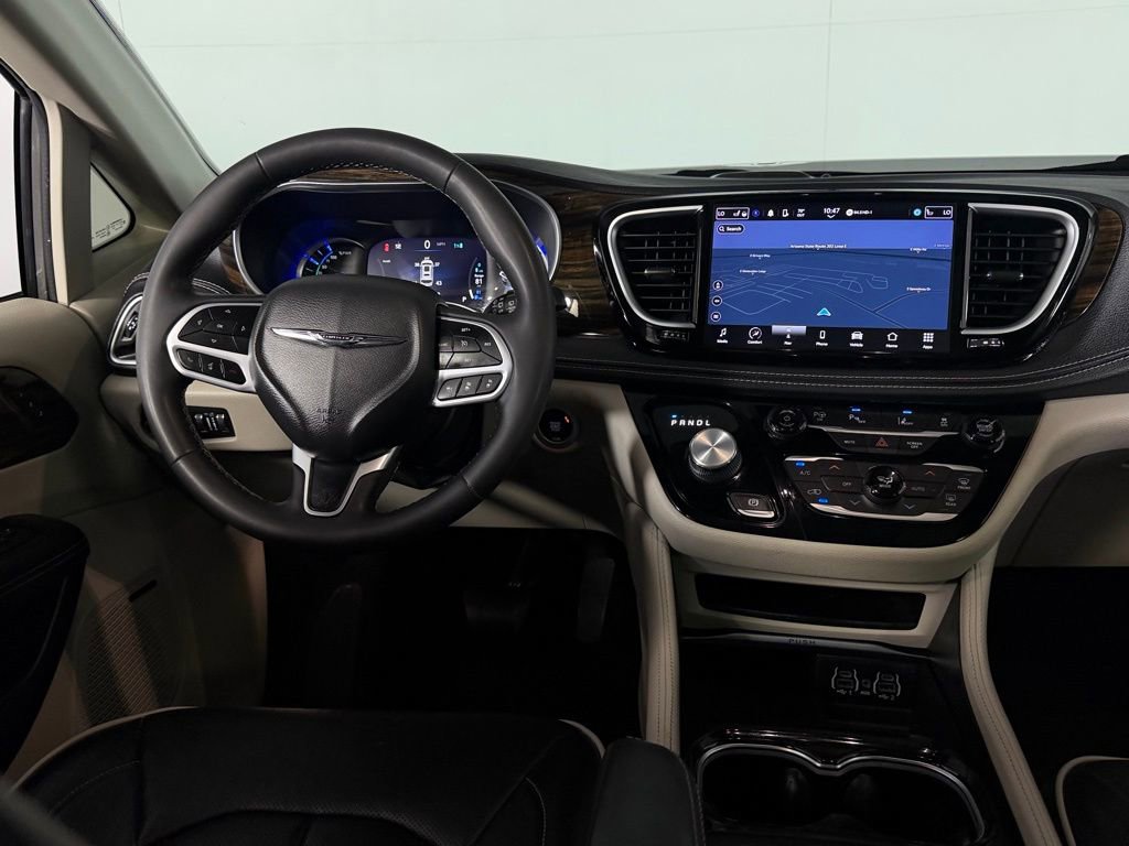 Used 2022 Chrysler Pacifica Limited image 24
