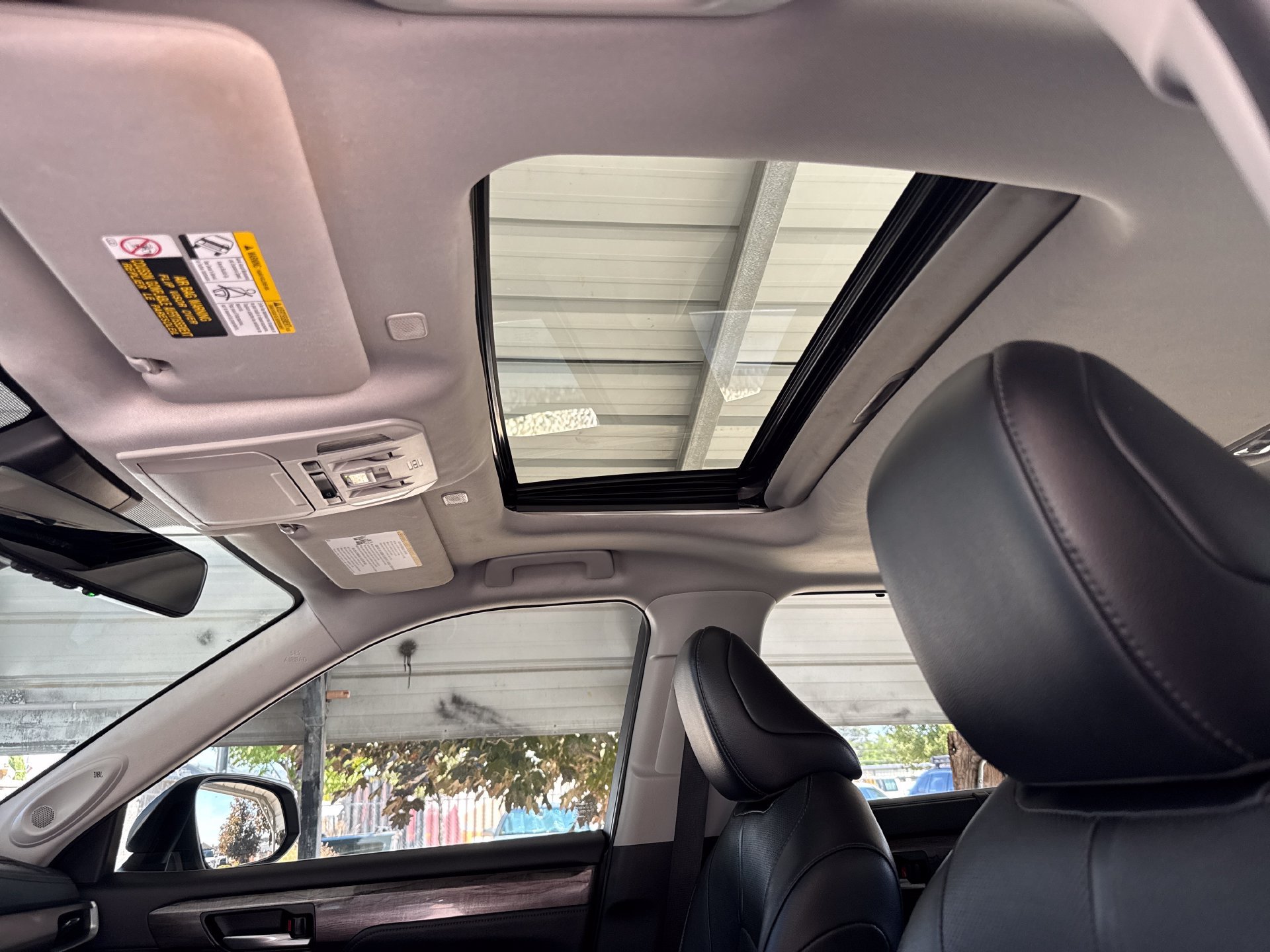 Used 2023 Toyota Highlander Limited AWD/4WD image 17