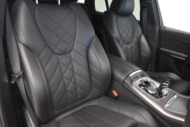 Used 2023 BMW X5 xDrive40i w/ Premium Package AWD/4WD image 6
