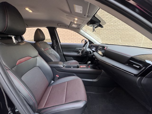 Used 2025 Nissan Kicks SR AWD/4WD image 6