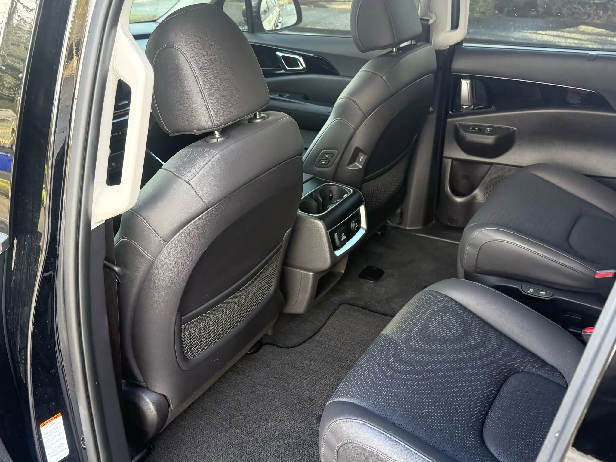 Used 2025 Kia Carnival SX Prestige image 26