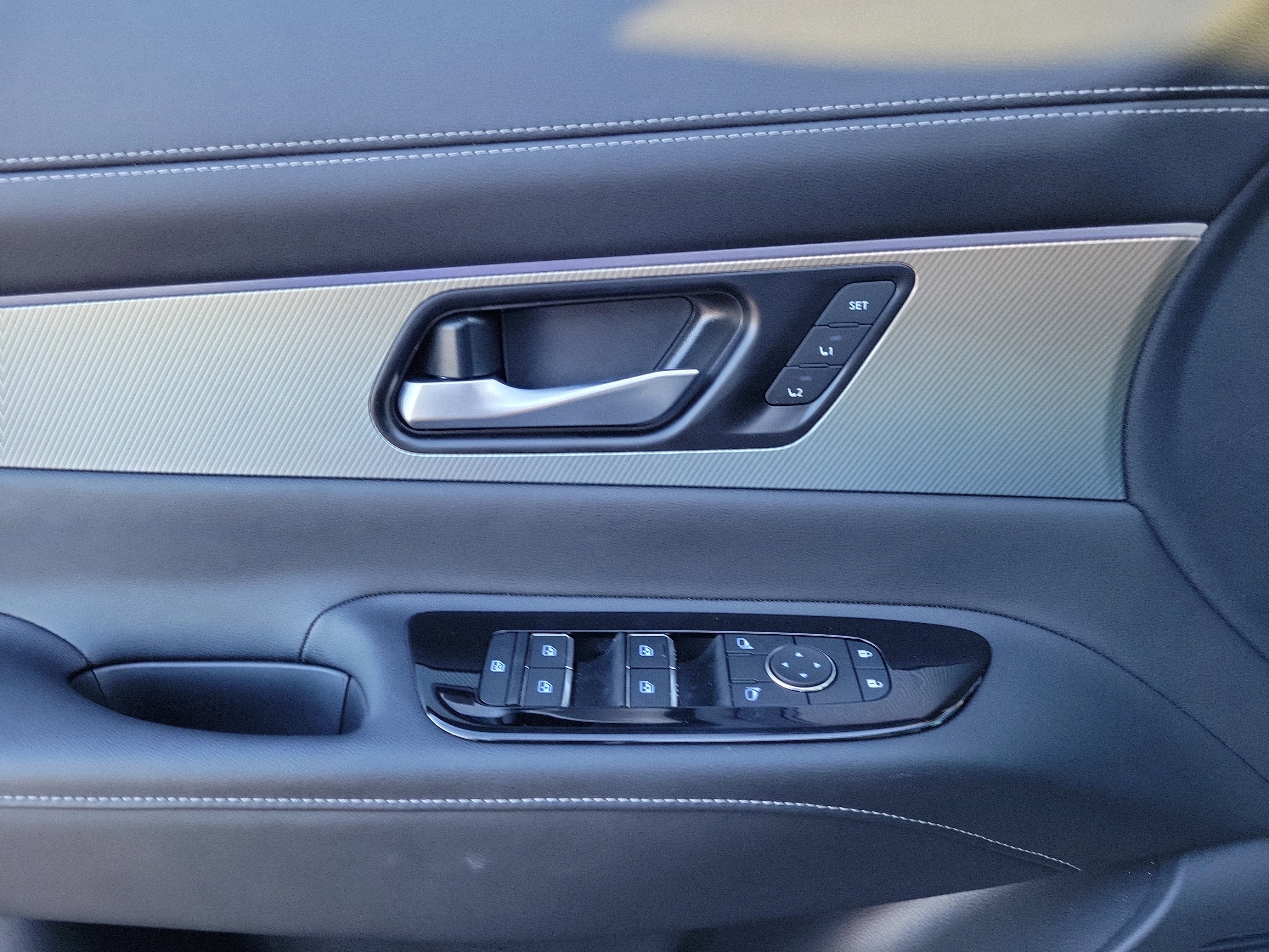 Certified 2025 Nissan Murano SL image 17